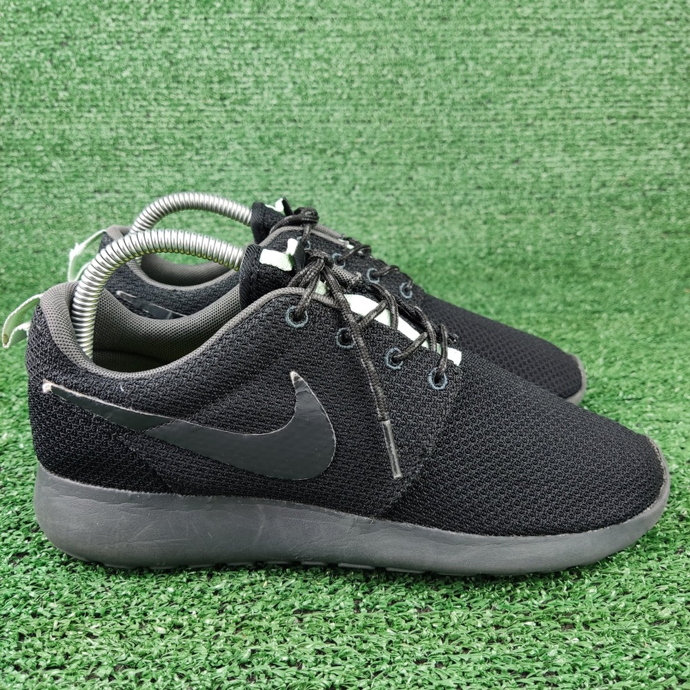 Nike Sneakers Womens 7.5 Black Roshe Run‎ 511882-006 Mesh Low Top Athletic Shoes